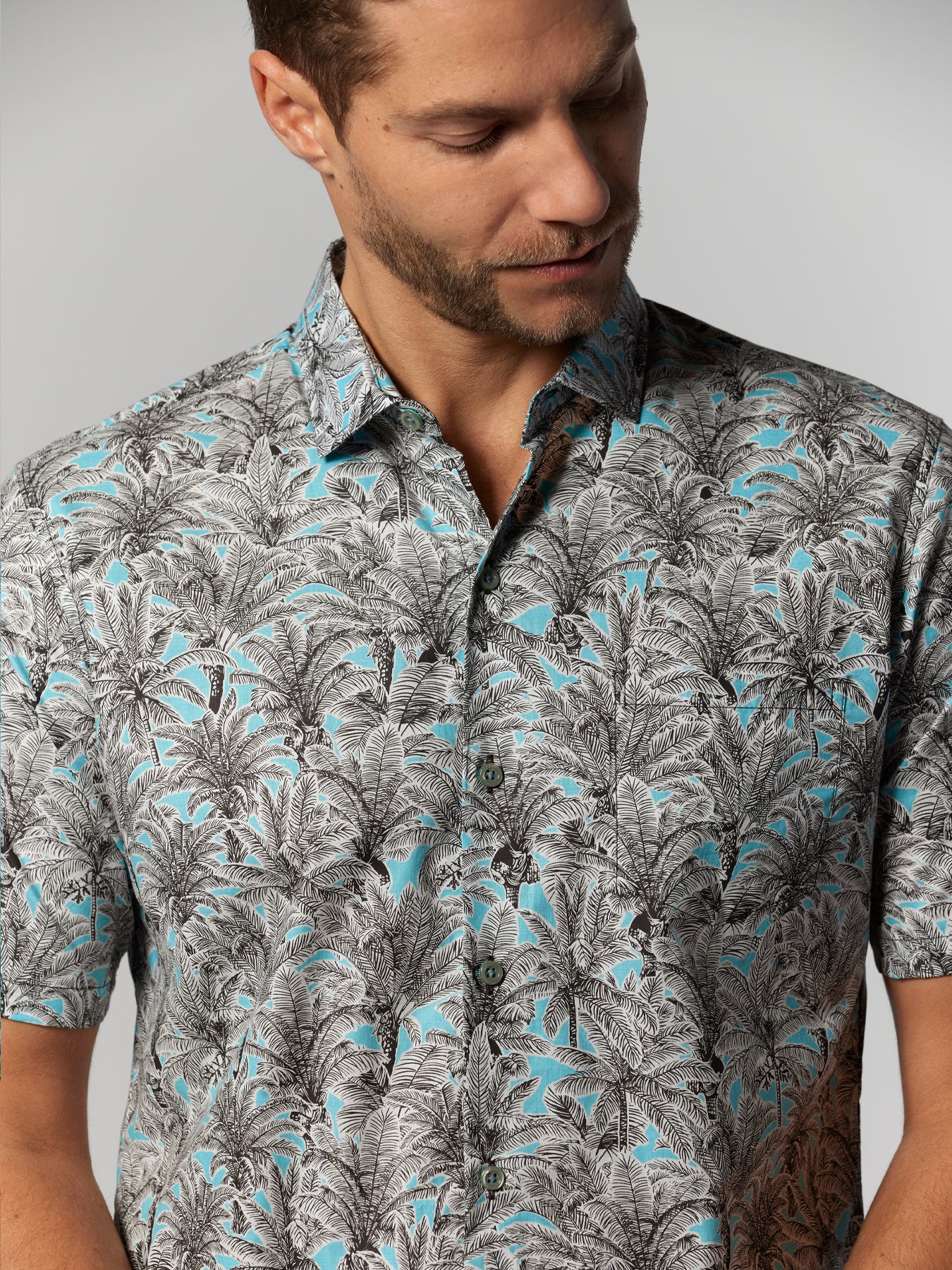 Standing Tall – Tori Richard