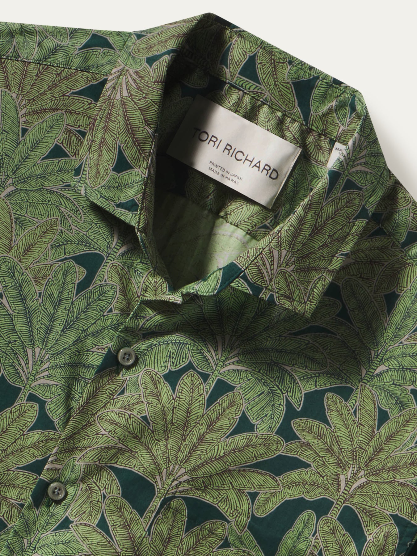 Green leafy-print cotton button-up shirt, collar detail with visible Tori Richard label (images 1 & 2).