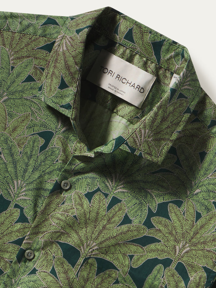 Green leafy-print cotton button-up shirt, collar detail with visible Tori Richard label (images 1 & 2).