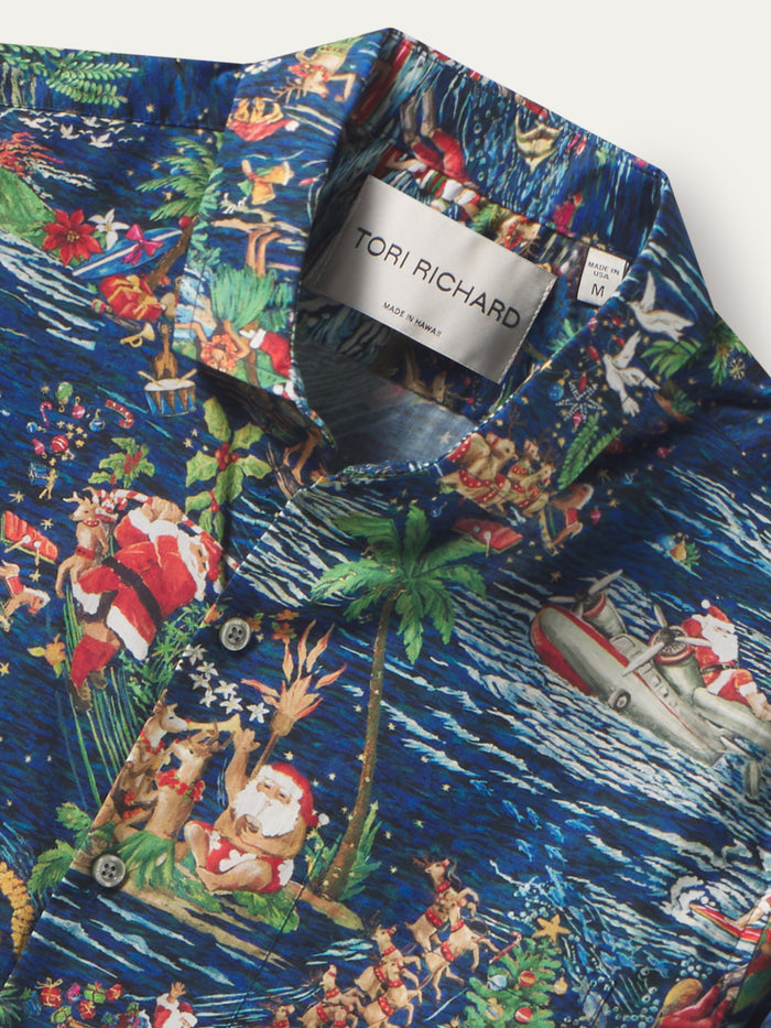 Red and green Santa tropical-print cotton short-sleeve shirt, front view with Tori Richard label (Images 1 & 2).
